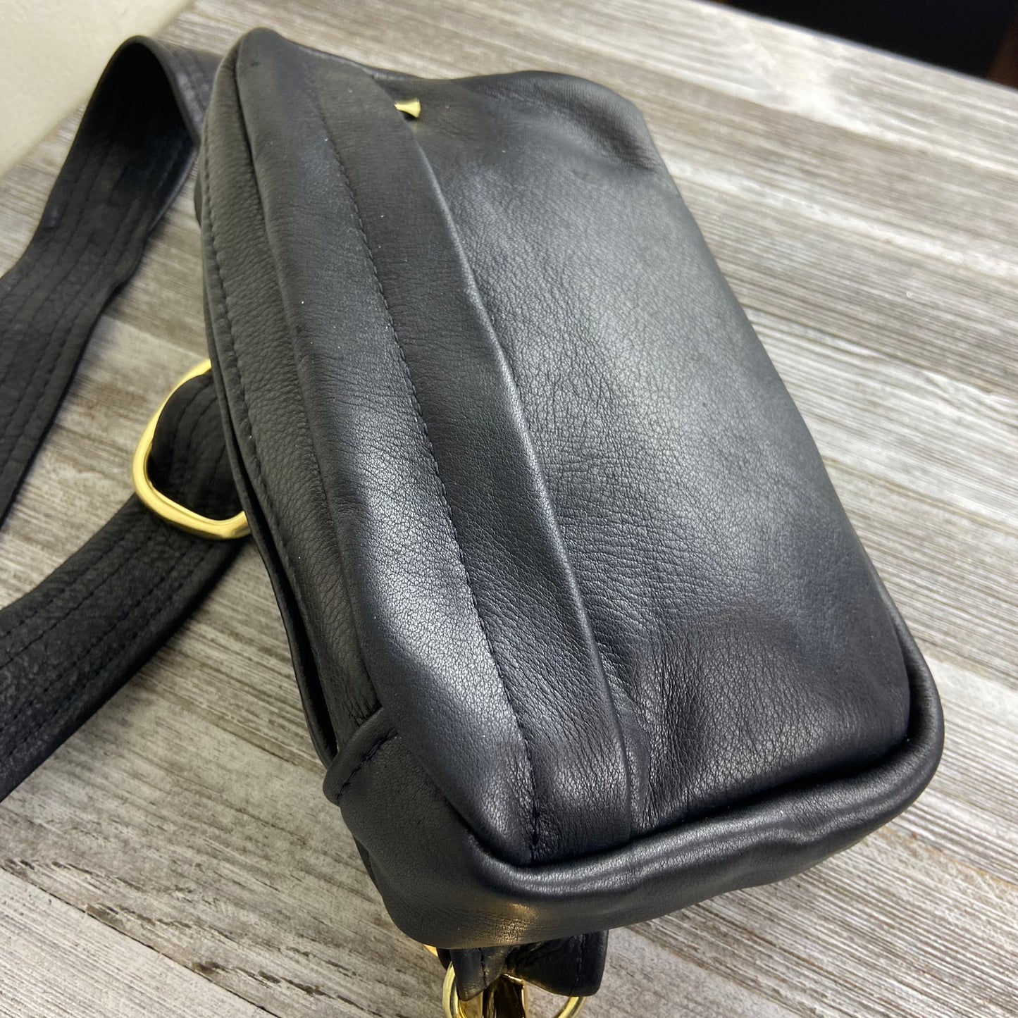 Iris ~ Leather Crossbody Bag w/ Zipper Pocket