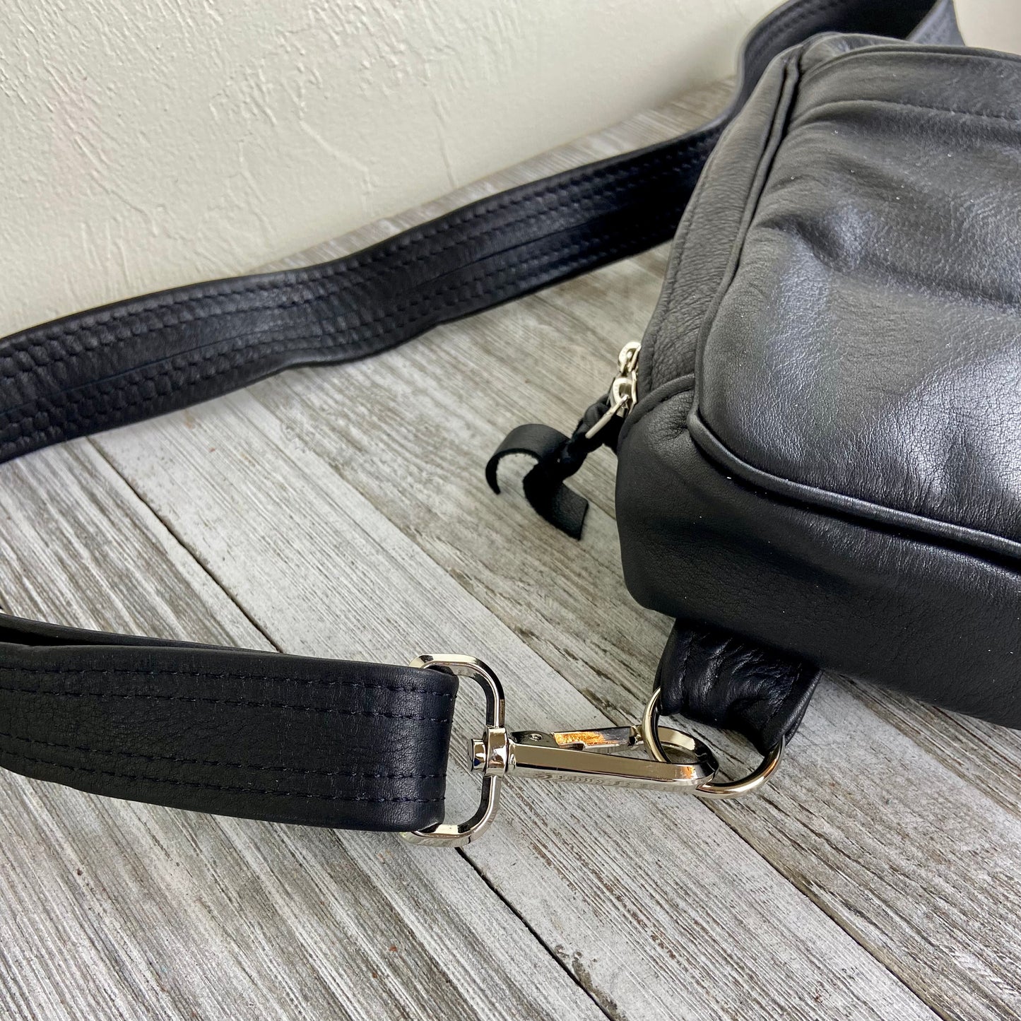 Fran - Leather Crossbody Bag w/ Magnetic Snap Pocket