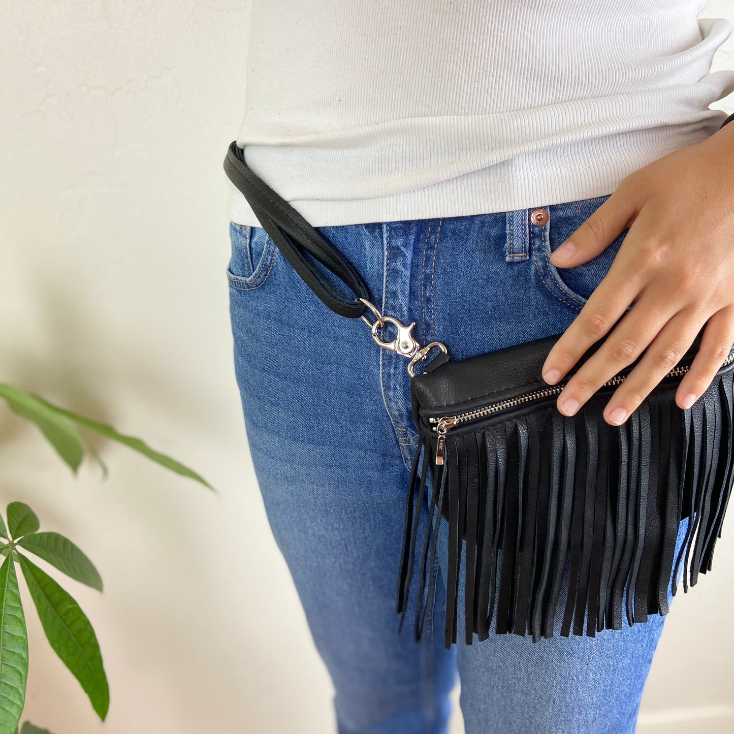 Jett - Small Fringe Bag