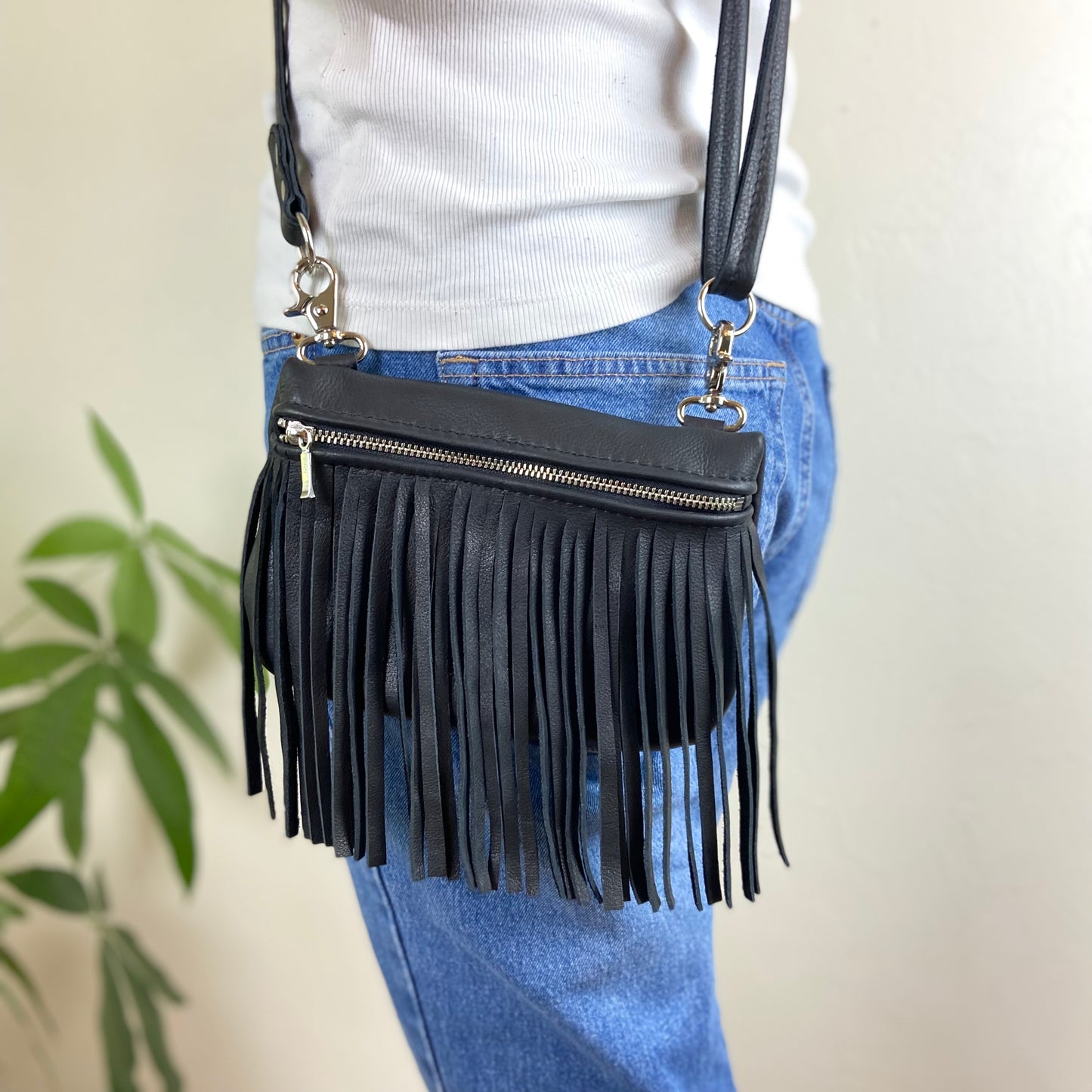 Jett - Small Fringe Bag