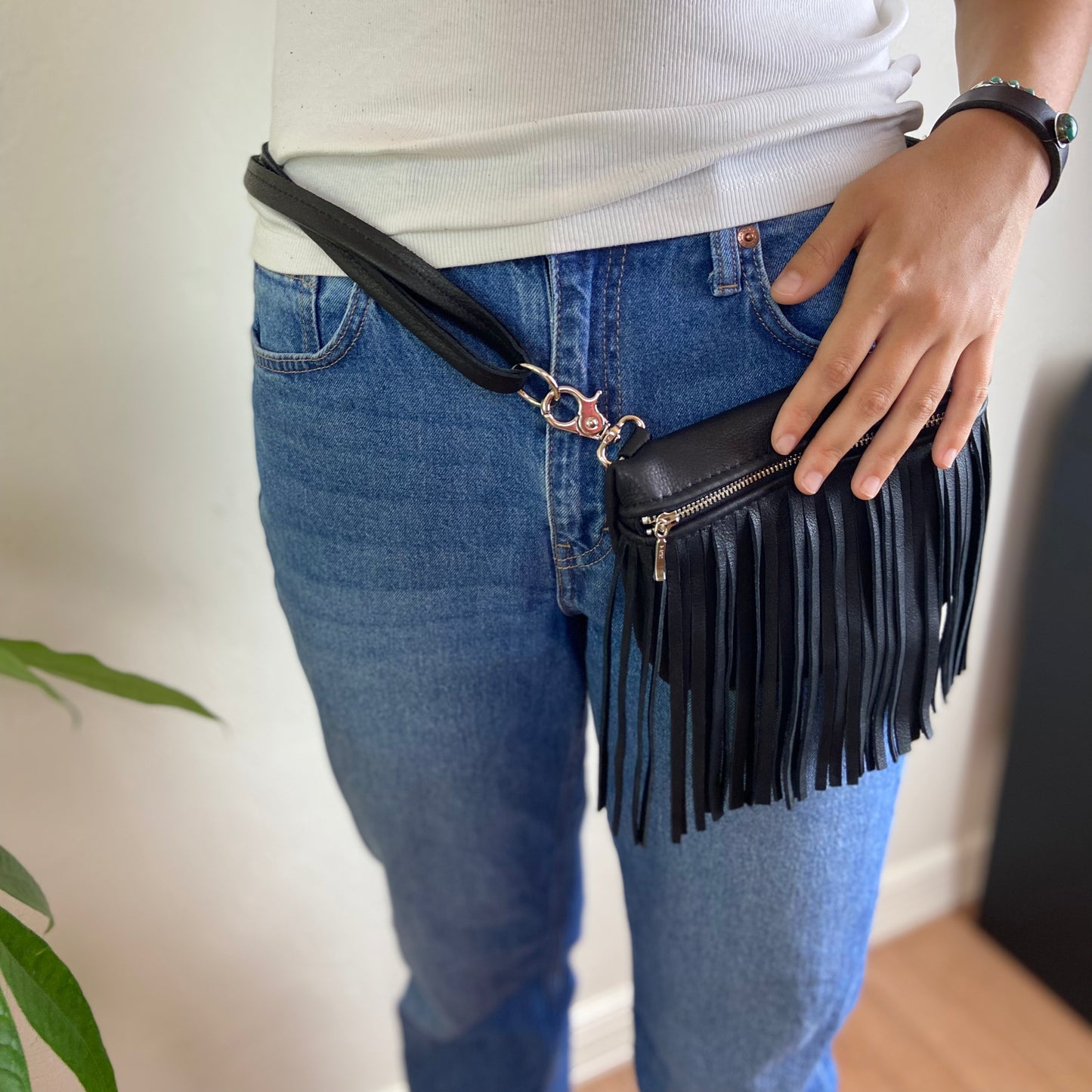 Jett - Small Fringe Bag